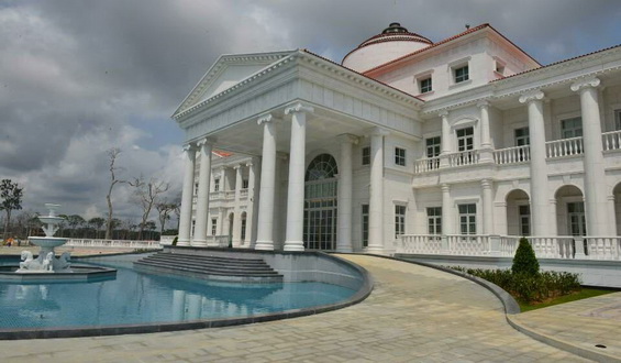 villa de luxe avec marbre blanc en Afrique par exemple terminée